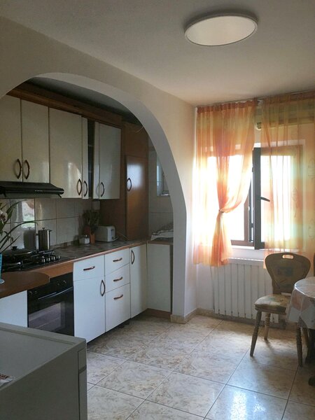 Piata Traian, apartament 4 camere mare si luminos, 2 bai, comision 0